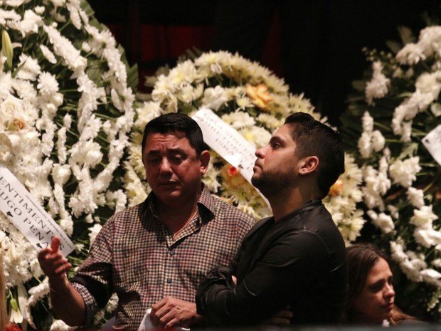 Assessoria de Cristiano Araújo divulga informações sobre enterro