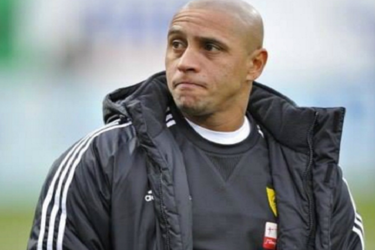 Ex-jogador Roberto Carlos tem prisão decretada pela Justiça por atraso em  pensão 