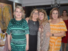 Marlúcia Costa reúne as 'maravilhosas' em noite de celebração