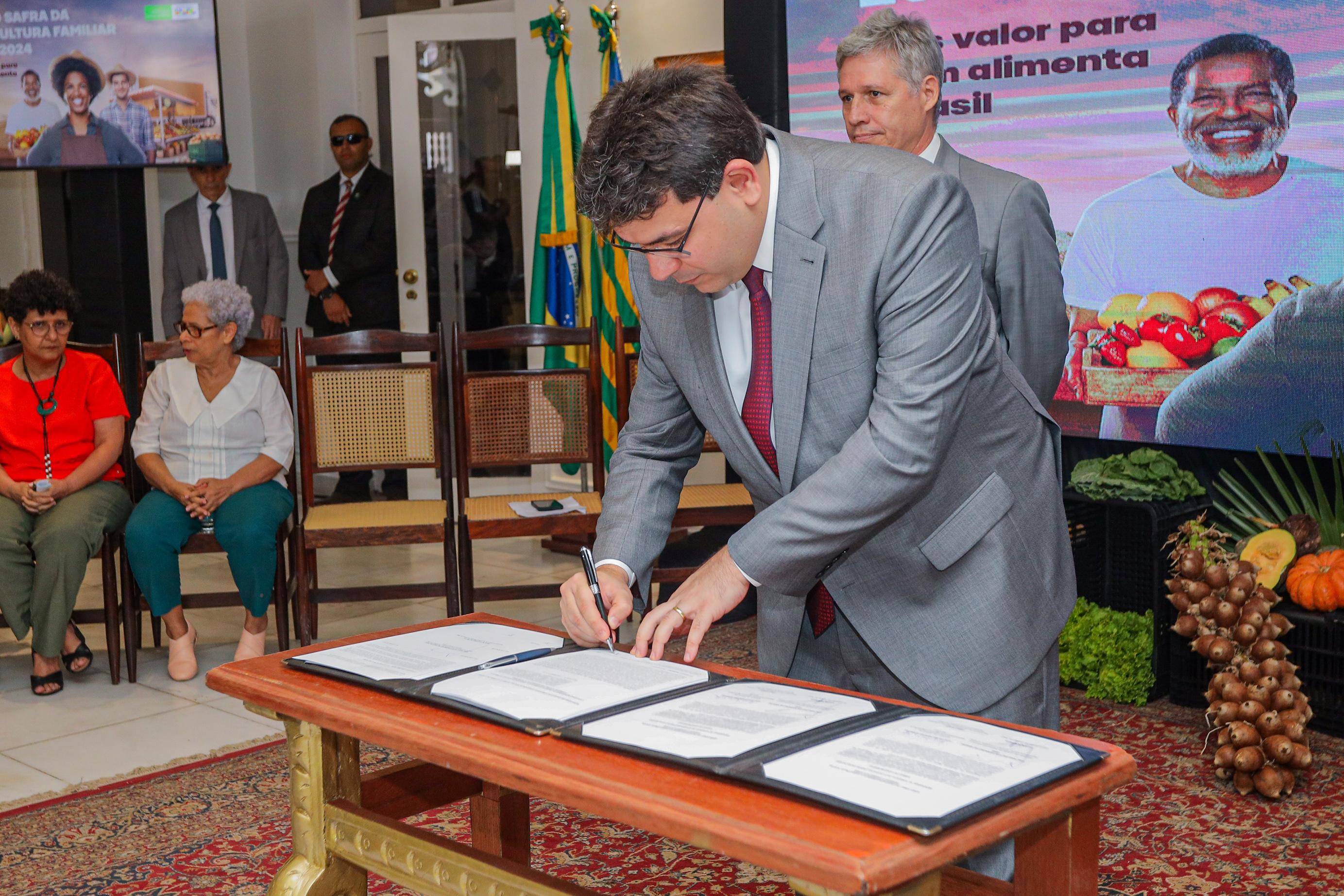 Ministro participa de lançamento do Plano Safra; Piauí pode receber cerca  de R$ 1 bilhão - Cidadeverde.com