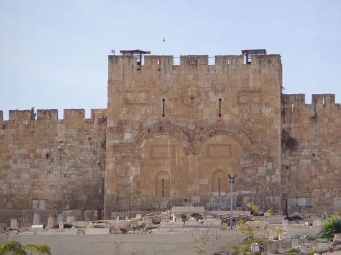portões_por_onde_jesus_entrou_em_jerusalém.jpg