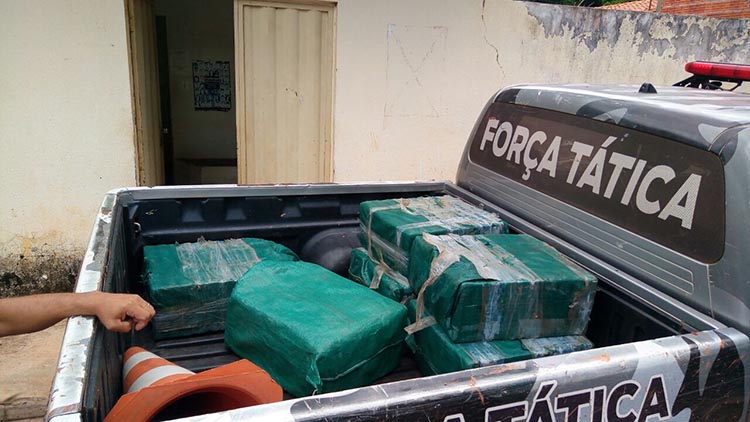 Resultado de imagem para Avião com droga faz pouso forçado no interior do Piauí