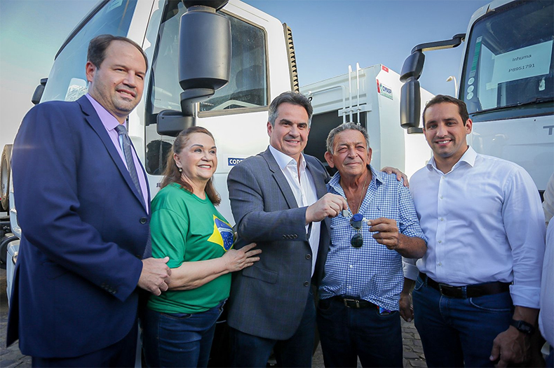Codevasf entrega caminhões a mais de 30 prefeituras do Piauí
