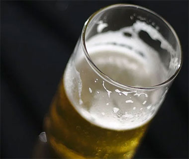 Morre em Minas décima vítima por intoxicação após consumo de cerveja da Backer
