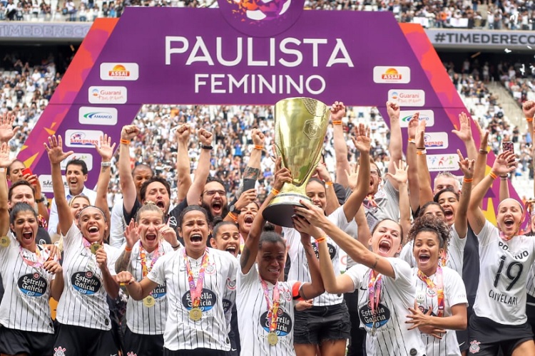 Palmeiras é campeão do Paulista feminino com recorde de público