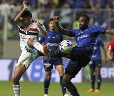 Em momento irregular, São Paulo enfrenta o Cruzeiro no Morumbi