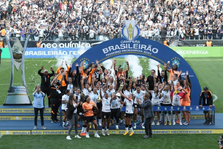 Brasileirão Feminino Neoenergia on X: 36.330 mil! Maior público da  história do futebol feminino brasileiro… Simplesmente histórico! Que show  da torcida @GuriasColoradas! 👏  / X