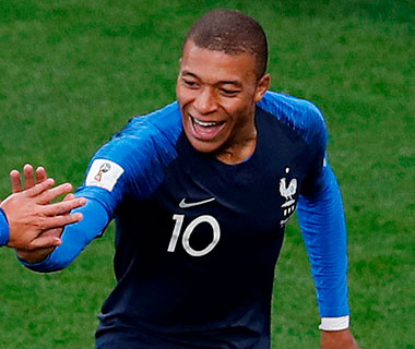 França na Copa 2018: Mbappé iguala Pelé ao marcar em final e é eleito o  melhor jovem da Copa - UOL Copa do Mundo 2018