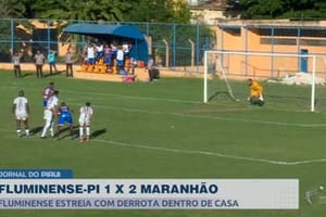 Fluminense estreia com derrota dentro de casa