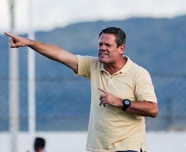 Fluminense-PI age rápido e anuncia Ito Roque como novo técnico para sequência da Série D