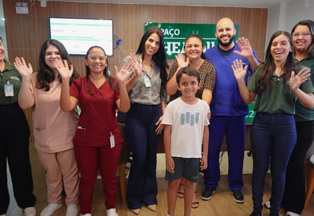 Criança com autismo telespectadora da TV Cidade Verde conhece Unimed